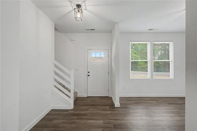 24 Rocky Circle NE, White, GA 30184