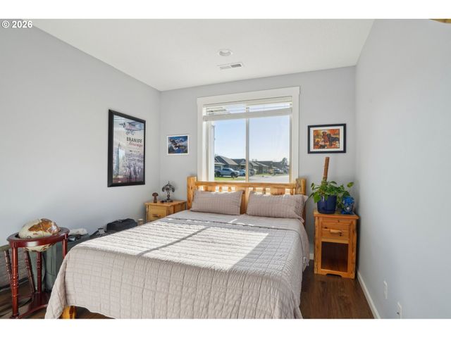 130 ZEPHYR Dr, Silver Lake, WA 98645