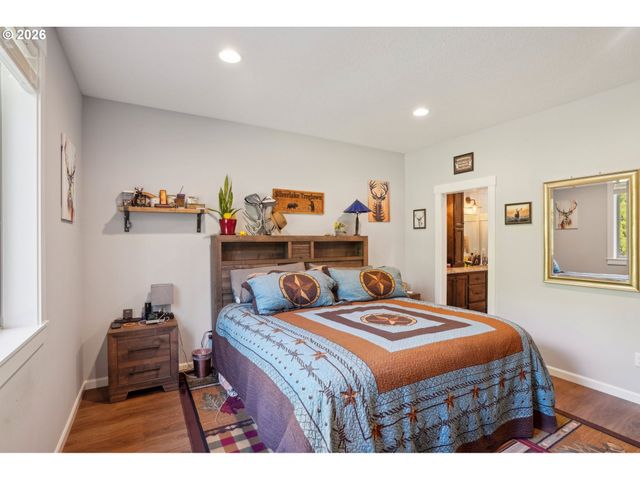 130 ZEPHYR Dr, Silver Lake, WA 98645