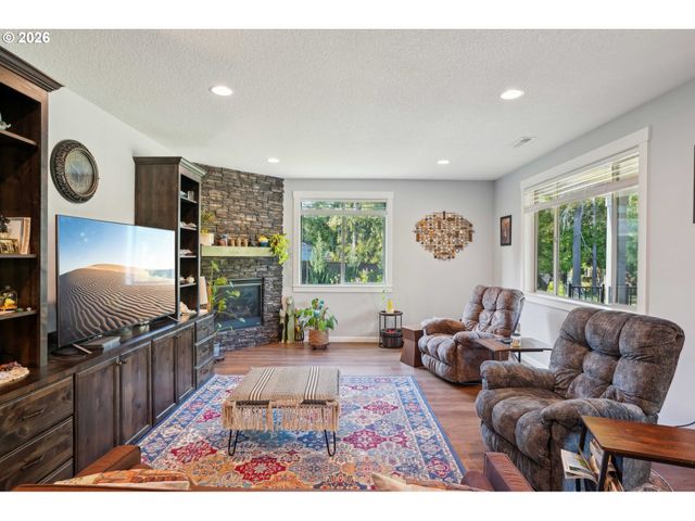 130 ZEPHYR Dr, Silver Lake, WA 98645