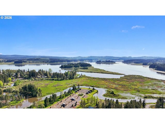 130 ZEPHYR Dr, Silver Lake, WA 98645