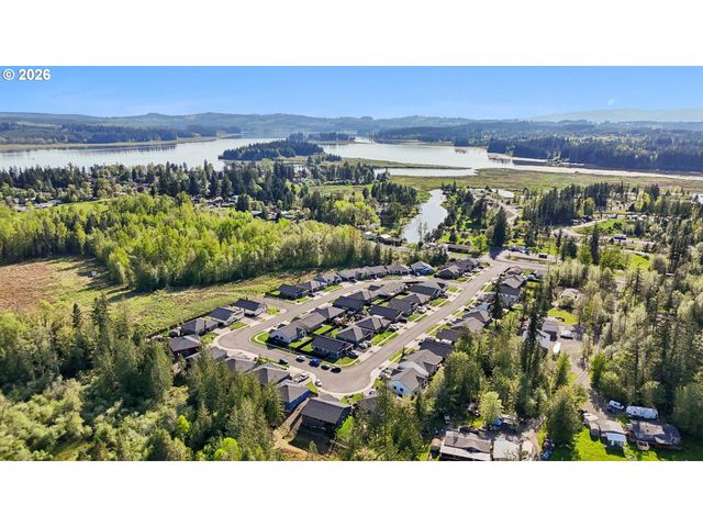 130 ZEPHYR Dr, Silver Lake, WA 98645