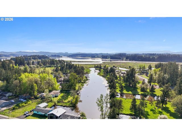 130 ZEPHYR Dr, Silver Lake, WA 98645