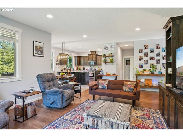 130 ZEPHYR Dr, Silver Lake, WA 98645