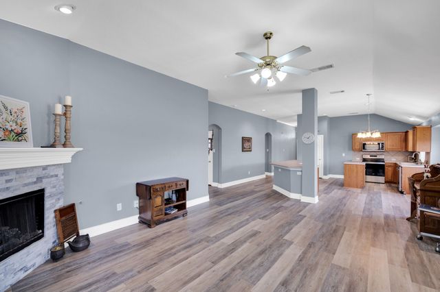 6516 Fairglen Drive, Arlington, TX 76002