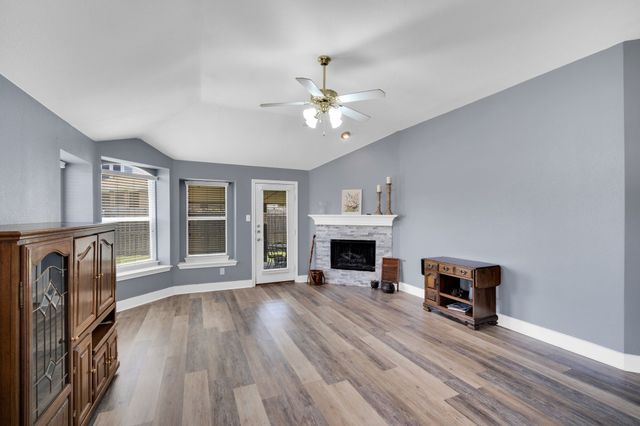 6516 Fairglen Drive, Arlington, TX 76002