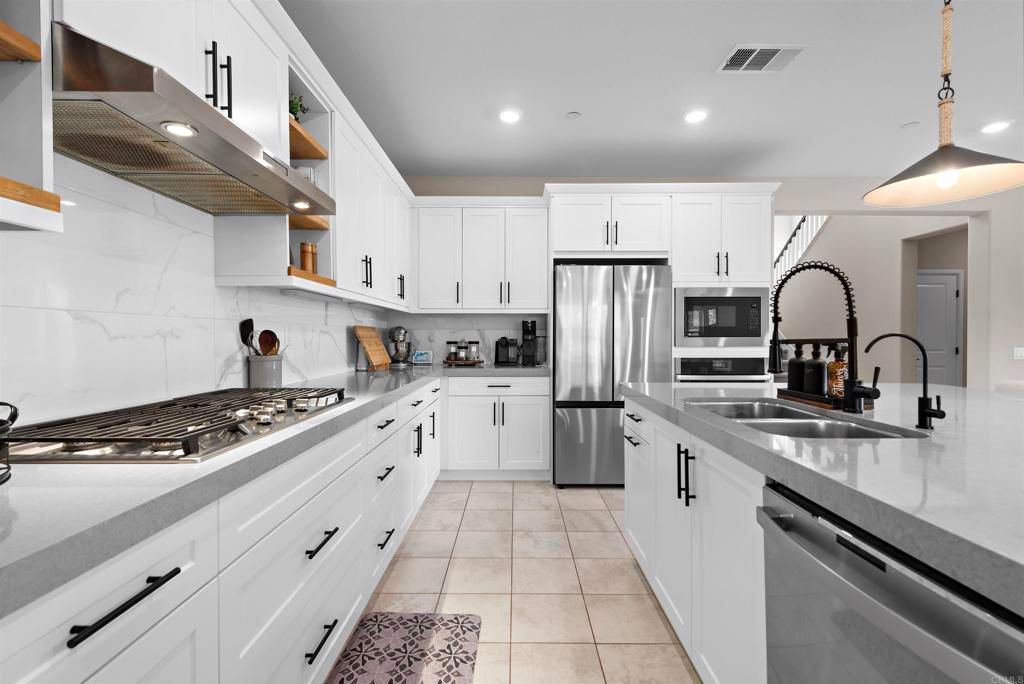 Image 4 of property listing at 2944 Gait Way, Escondido, CA 92029