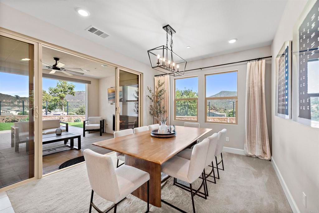 Image 5 of property listing at 2944 Gait Way, Escondido, CA 92029