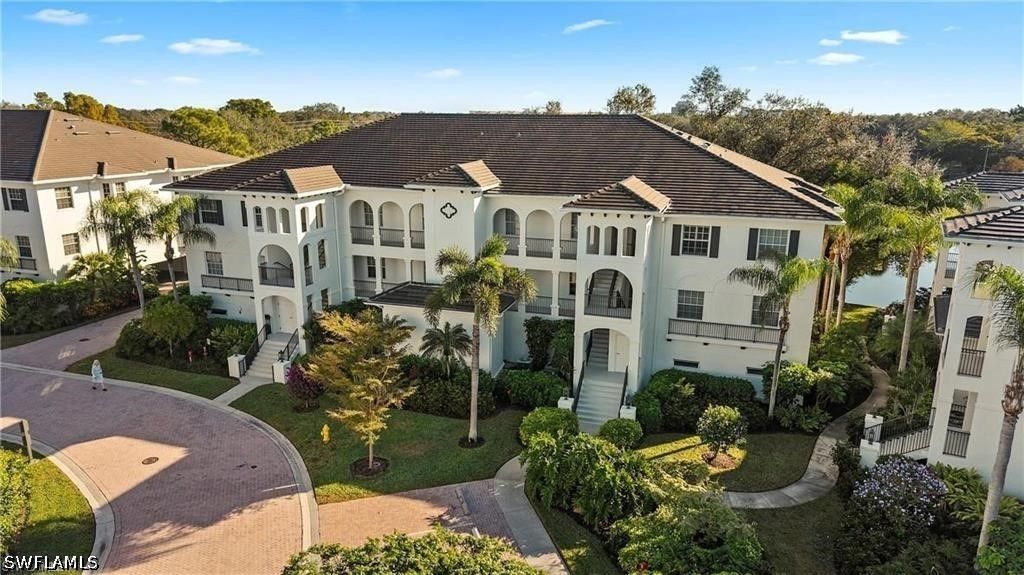 780 Bentwater CIR 102, Naples, FL 34108