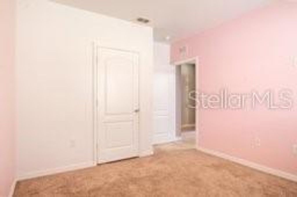 Image 13 of property listing at 232 WILLOW BEND DRIVE, Davenport, FL 33897