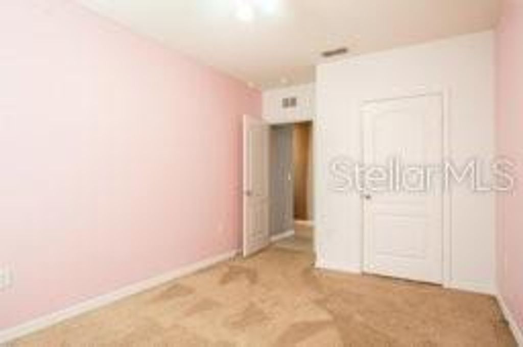 Image 14 of property listing at 232 WILLOW BEND DRIVE, Davenport, FL 33897