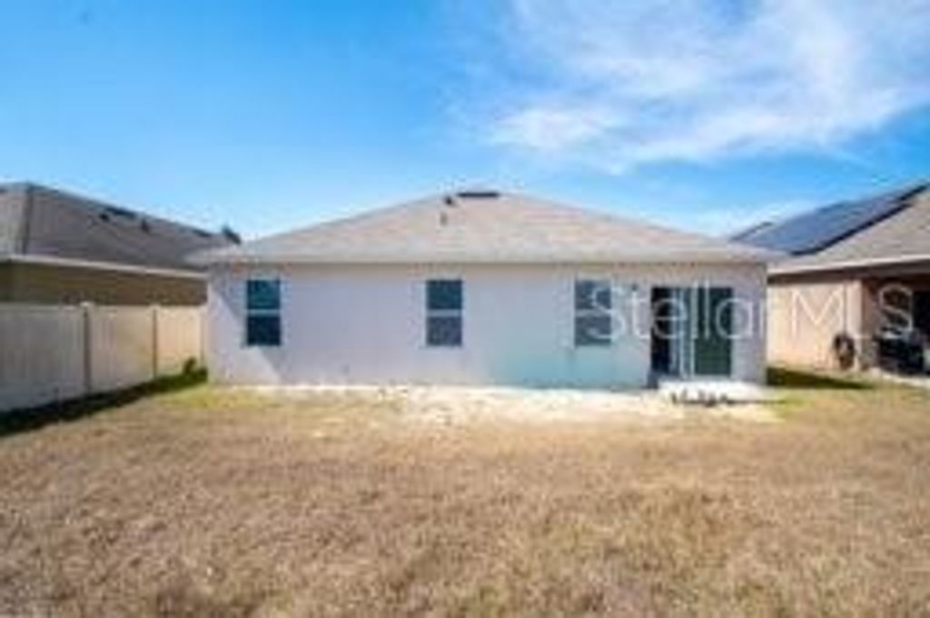 Image 24 of property listing at 232 WILLOW BEND DRIVE, Davenport, FL 33897