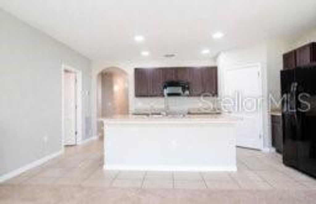 Image 4 of property listing at 232 WILLOW BEND DRIVE, Davenport, FL 33897