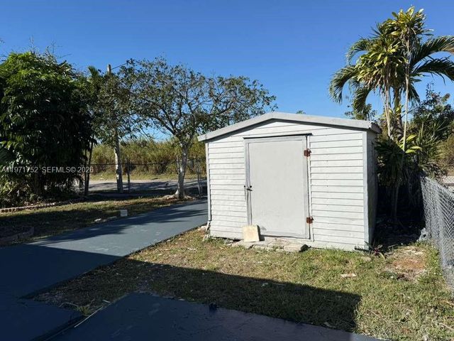 22534 SW 114th Pl, Miami, FL 33170