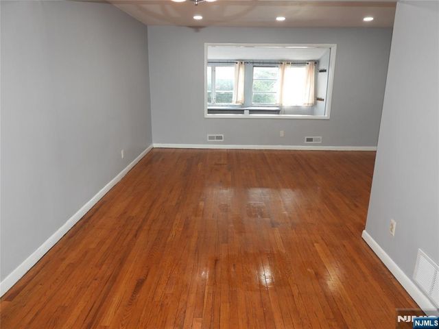 133 Baldwin Avenue, Hasbrouck Heights, NJ 07604