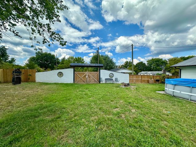 912 W Redbud Street, Jay, OK 74346