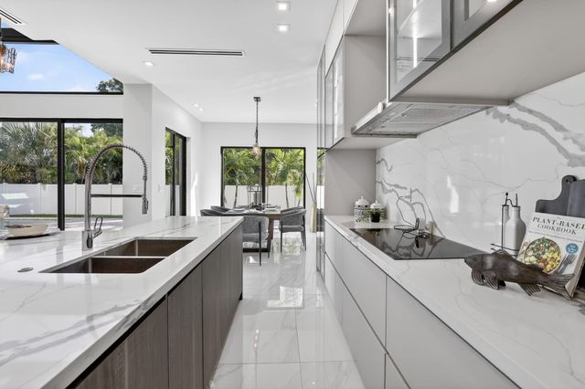 750 NE 16th Avenue, Fort Lauderdale, FL 33304