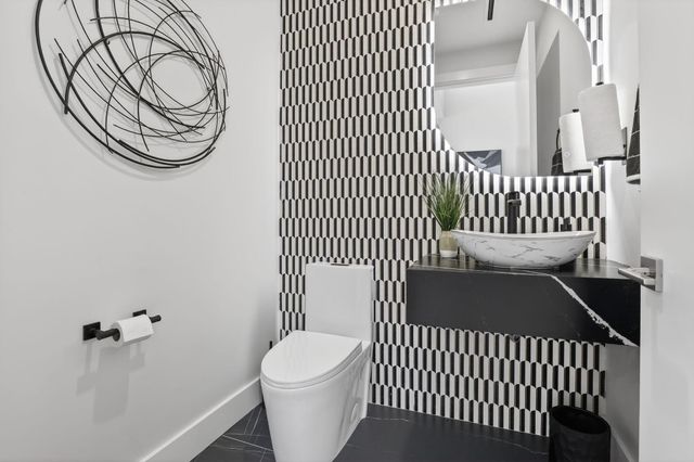 750 NE 16th Avenue, Fort Lauderdale, FL 33304