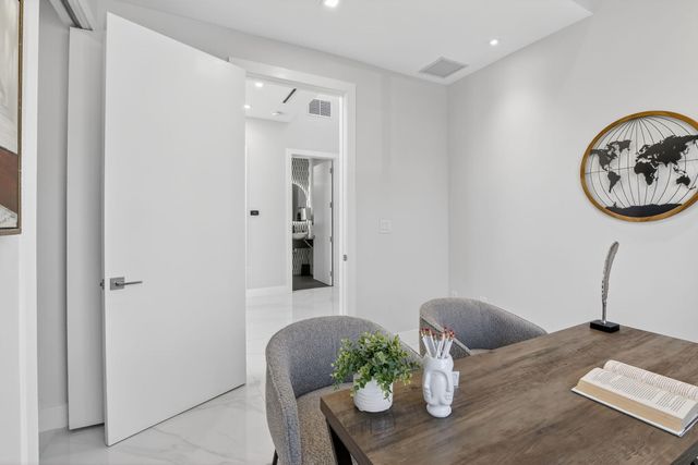 750 NE 16th Avenue, Fort Lauderdale, FL 33304