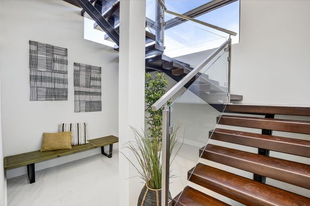 750 NE 16th Avenue, Fort Lauderdale, FL 33304