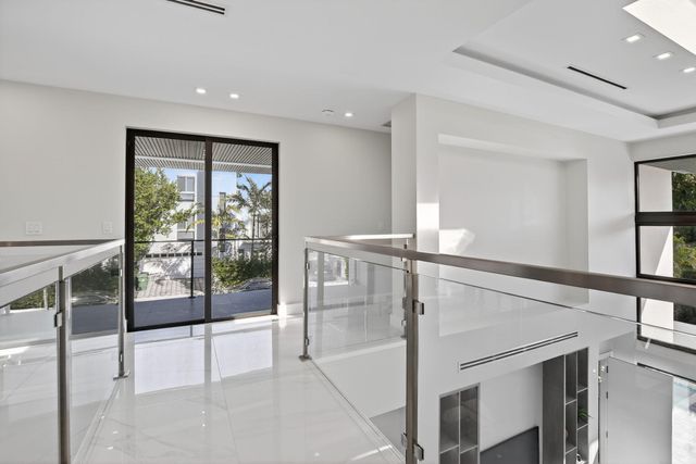 750 NE 16th Avenue, Fort Lauderdale, FL 33304