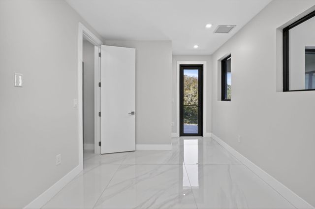 750 NE 16th Avenue, Fort Lauderdale, FL 33304