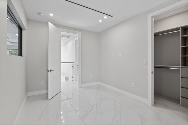 750 NE 16th Avenue, Fort Lauderdale, FL 33304