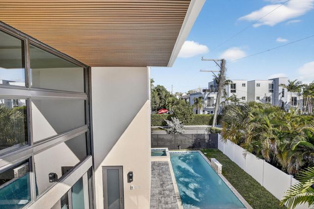 750 NE 16th Avenue, Fort Lauderdale, FL 33304