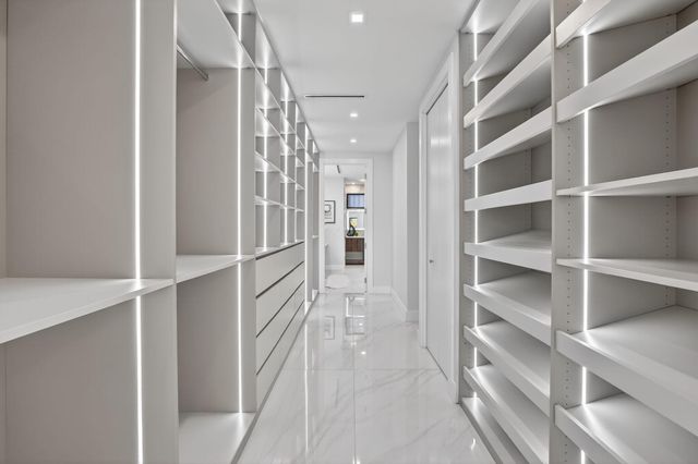 750 NE 16th Avenue, Fort Lauderdale, FL 33304