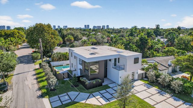 750 NE 16th Avenue, Fort Lauderdale, FL 33304