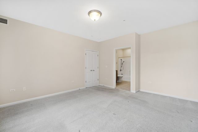 2220 Founders Drive 213, Northbrook, IL 60062