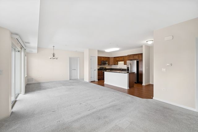 2220 Founders Drive 213, Northbrook, IL 60062