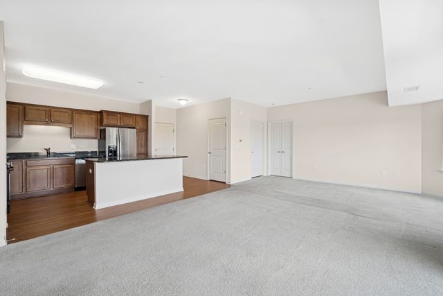 2220 Founders Drive 213, Northbrook, IL 60062