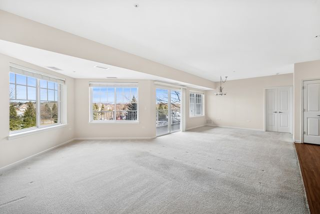 2220 Founders Drive 213, Northbrook, IL 60062