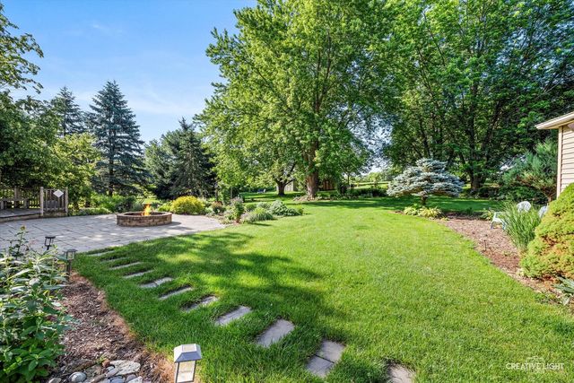44W043 Fox Wilds Drive, St. Charles, IL 60175