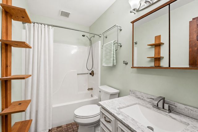 44W043 Fox Wilds Drive, St. Charles, IL 60175