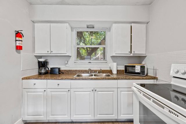 1826 Sherman Street Apt 8, Hollywood, FL 33020