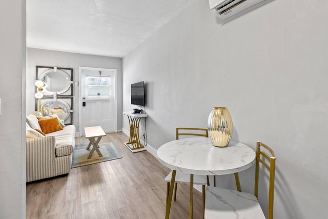 1826 Sherman Street Apt 8, Hollywood, FL 33020