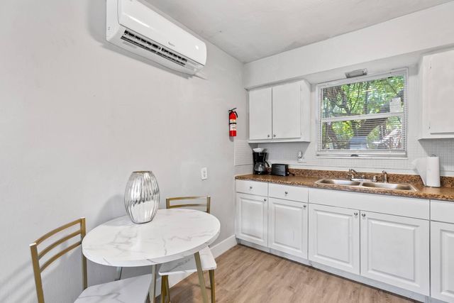 1826 Sherman Street Apt 8, Hollywood, FL 33020