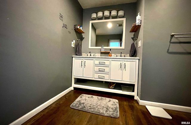 112 HILLCREST Drive, Goreville, IL 62939