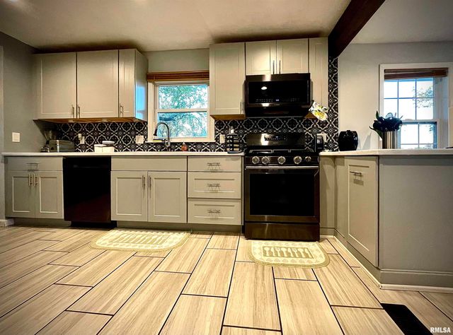 112 HILLCREST Drive, Goreville, IL 62939