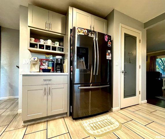 112 HILLCREST Drive, Goreville, IL 62939