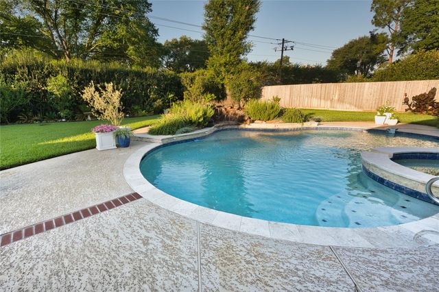 615 Timber Circle, Houston, TX 77079