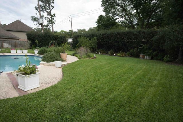 615 Timber Circle, Houston, TX 77079