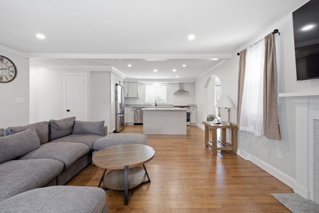 35 Ludlow Street, Acushnet, MA 02743