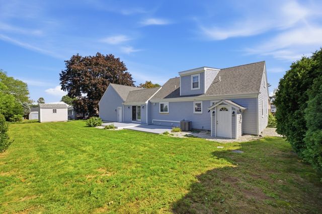 35 Ludlow Street, Acushnet, MA 02743