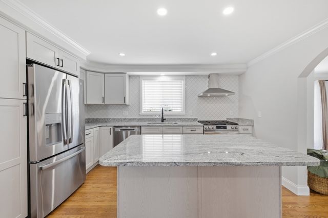 35 Ludlow Street, Acushnet, MA 02743