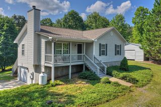 96 Creekside Drive, Mccaysville, GA 30555