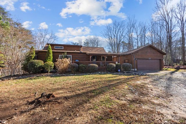 749 Henry Thompson Road, Tryon, NC 28782