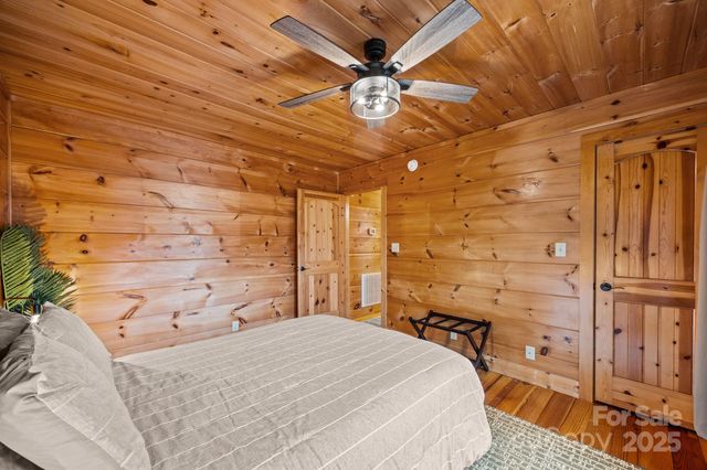 749 Henry Thompson Road, Tryon, NC 28782